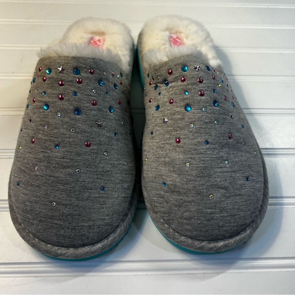 Justice Girls Size 4/5 Slippers Grey with sparkles NWT